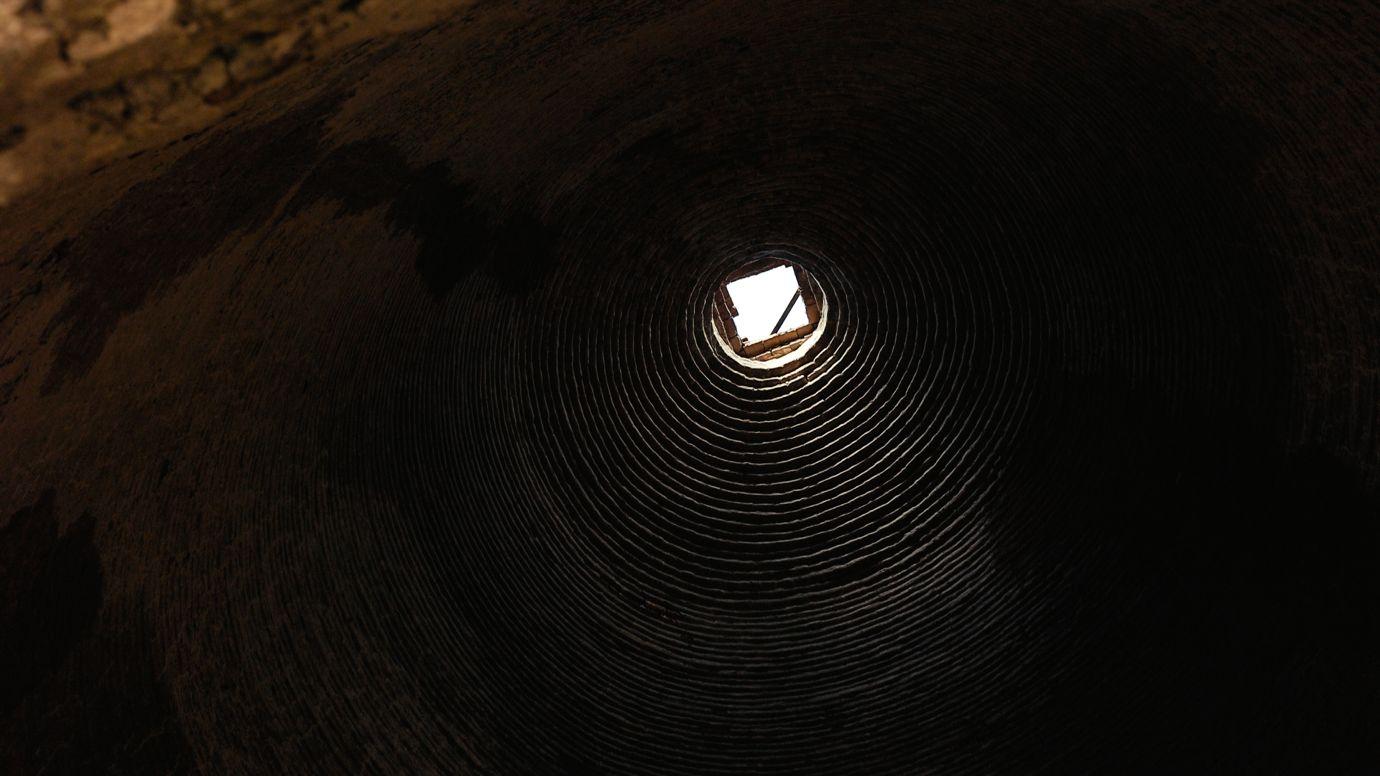 A view up to the top of the vault, showing the exquisite brick-stacking technique and the unique beauty of Southern Vietnamese brick-kiln architecture at the Sa Đéc brick kilns.